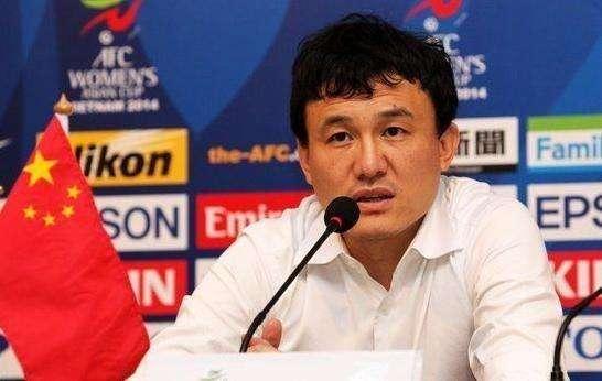 郝伟:不会盲目跟风砸钱 外援有调整塔神配得上鲁能