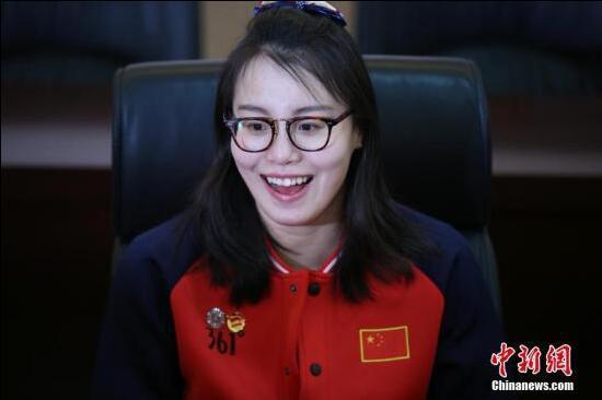 傅园慧父亲:女儿抗拒上电视 曾推掉上千万代言