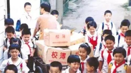 创业比你想象中要惨:刘强东24岁卖盗版碟、马化腾27岁陪聊、马云30岁卖袜子......