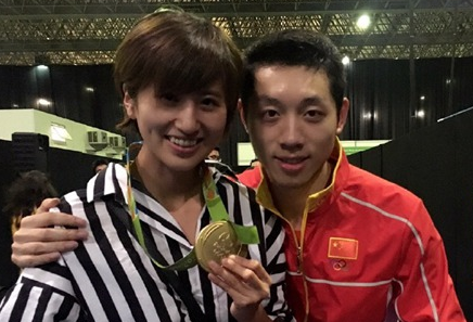 太幸福!许昕演唱会现场正式求婚 女友现场飙泪