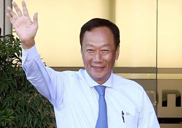 郭台铭谈创业:勿离专业太远 鸿海第一笔资金是靠母亲借的