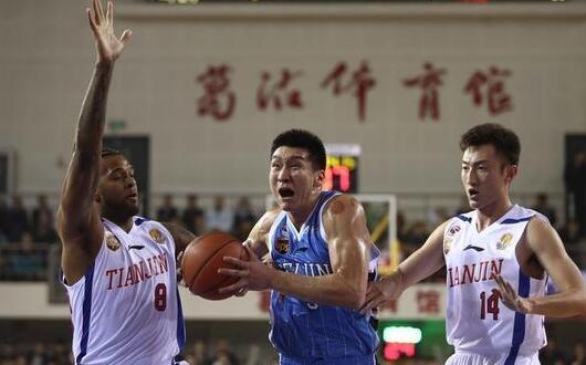 孙悦讽裁判:对方外援不能碰 我们大个不好使