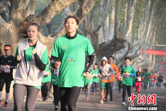 图为选手参加比赛。 阿琳娜 摄