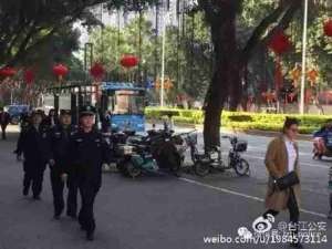 警察在街上到处“溜达”有什么用？ 官方回应与网友评论交相辉映