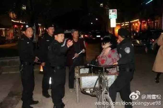 警察在街上到处“溜达”有什么用？ 官方回应与网友评论交相辉映