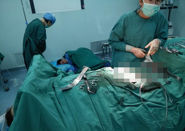 58岁医生累倒在手术室：已不是第一次当天连做7台手术