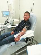 网上得知一病人家属求助三人初二赴京献“熊猫血”