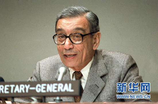 这是联合国前秘书长加利1992年的资料照片。 新华社发