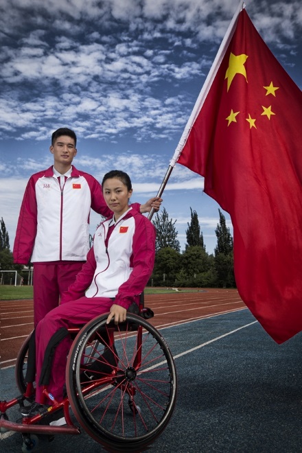里约残奥会中国体育代表团礼服及领奖服正式发布1.jpg