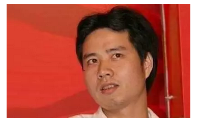初中学历 做过网管 24岁即成千万富翁 如今身价过亿 他被誉为中国第一站长