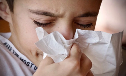 安全性比较高的鼻喷剂有哪些，如何治疗过敏性鼻炎?
