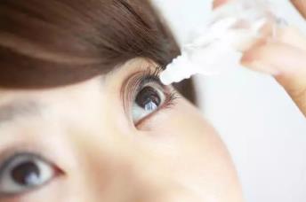 干眼症用什么眼药水效果比较好？这几点你选对了吗