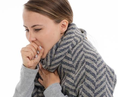 感冒喉咙发炎吃什么药？喝这两支中成药就能搞定